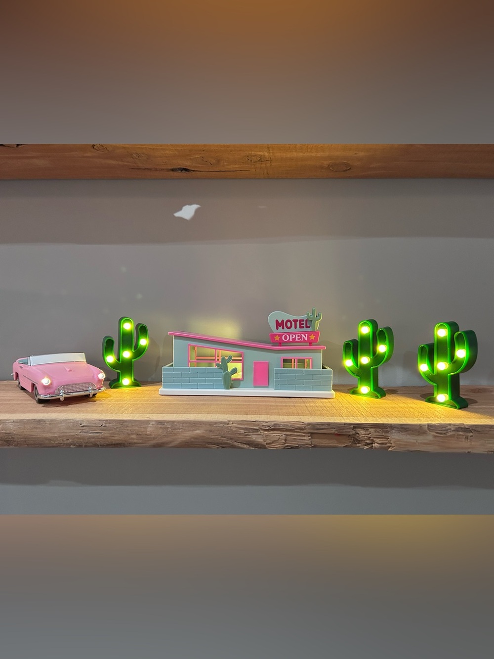🌵🩷Target Bullseye Playground Mid-Century Palm Springs Barbiecore LED Decor🩷🌵